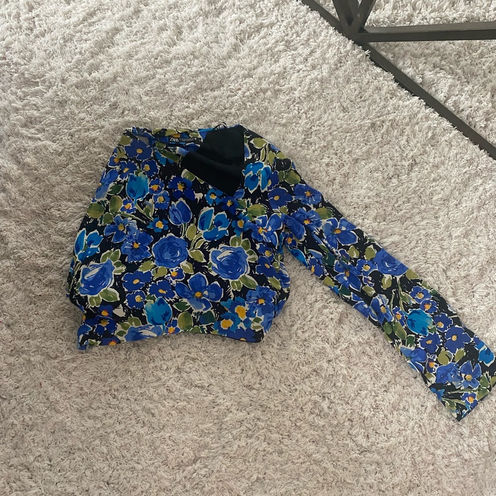 Zara one shoulder crop top